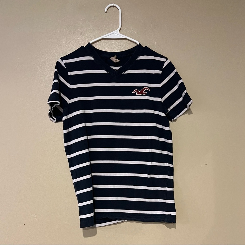 Men's Hollister V-Neck Short Sleeve T-Shirt Navy Striped Small